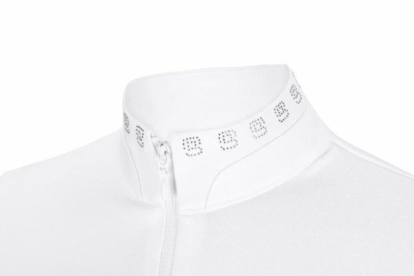 Pikeur Icon chemise de concours enfant allie confort, élégance et performance avec un design raffiné, strass au col et fermeture éclair en métal.